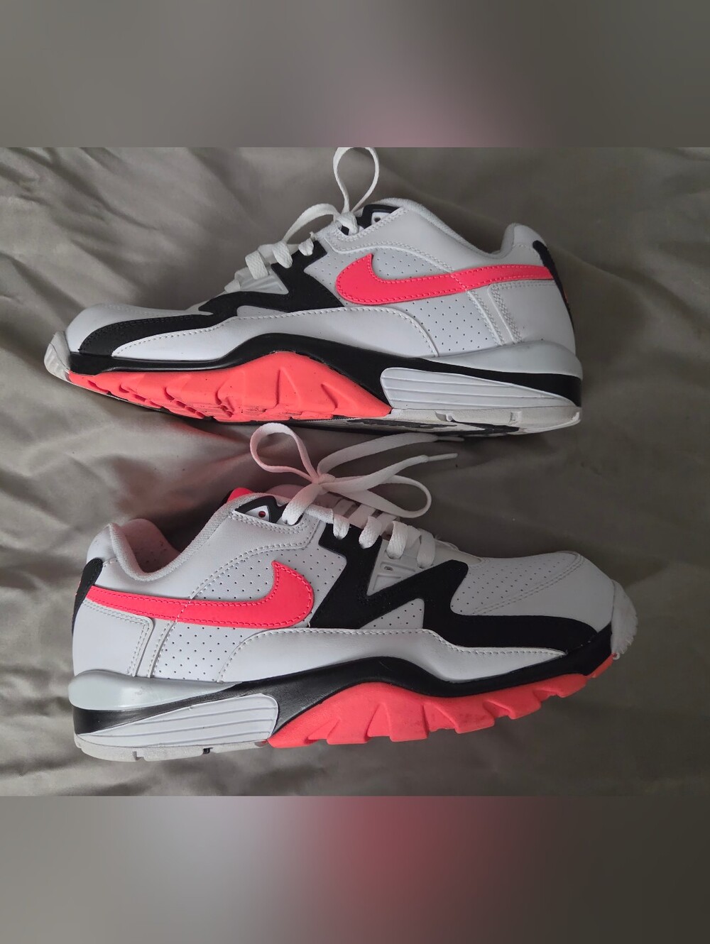 NIKE SNEAKERS